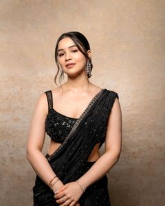 Black Saree Outfit For Beautiful Women 🙂