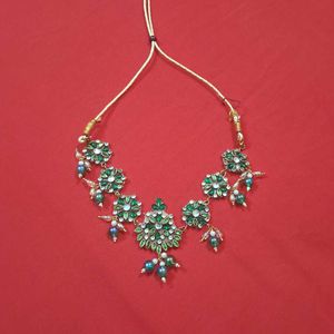 Diy  handmade emerald bloom choker