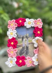 Crochet Flower Photo Frame
