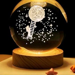 Astronaut Moon Crystal Ball Night Lamp"
