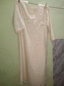 Elegant Cream Embroidered Kurta