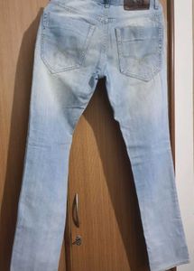 Light Wash Relaxed Fit Jeans