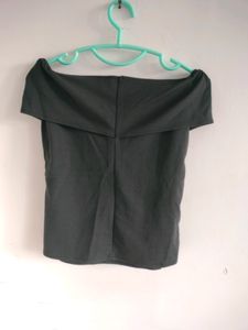 Price Down - Off Shoulder Black Top. XXL