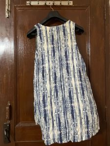 Blue &amp; White Printed Sleeveless Top