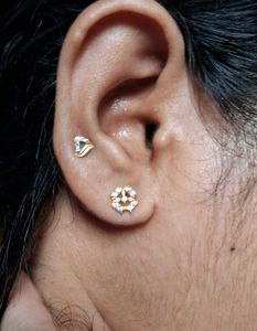 Elegant Diamond Stud Earrings gold ✨️