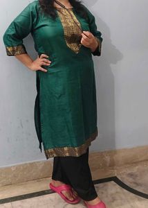 Elegant Green Kurta with Gold Embellishments