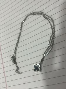 Elegant Clover necklace