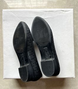 Womens Black Design Heel Ballets