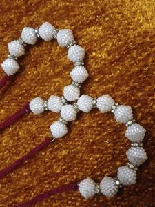 bracelet/ Bangles set made up of thread and Beads