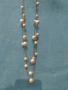 Pearl layer neckpiece