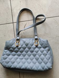 Quilted Handbag one time used look new