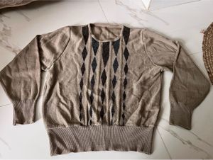 Stylish Geometric Pattern Sweater