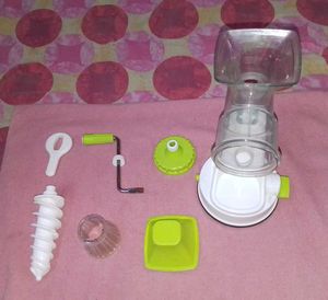 Hand Juicer.