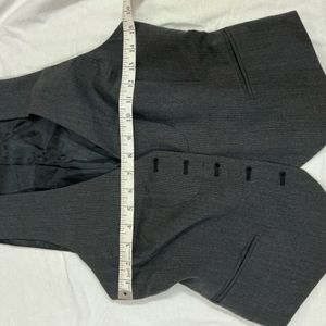 H&amp;M women’s Grey Vest