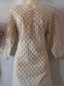 Elegant Off-White Printed Cotton Kurti