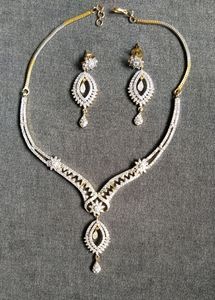 Dimond Necklace With Earrings