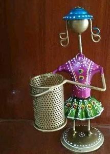 Decorative Metal Figurine Pen Holder