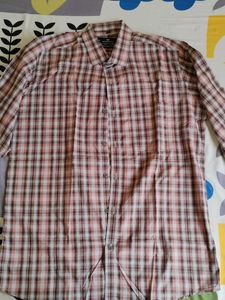 Men's Plaid Button-Up Shirt