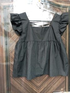 Chic Black Square Neck Ruffle Top