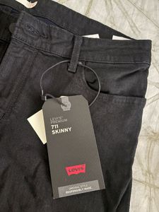 Levi's 711 Skinny Jeans - Black