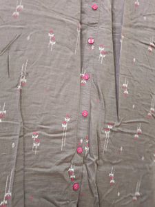 Sleeveless Gray Printed Kurti