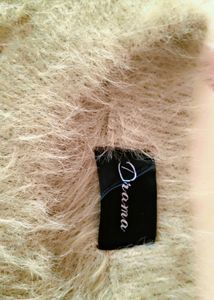 Very Beautiful Woolen Furry Korean Beggy Top