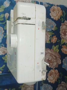 SINGER M1005 SEWING MACHINE