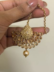 Elegant Kundan Maang Tikka