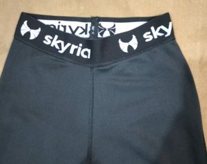 Skyria Brand Black Jaggings