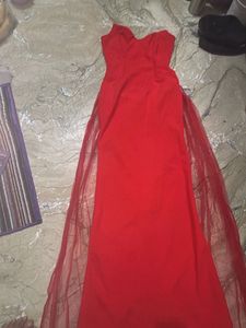 Stunning Red Evening Gown with net silhoutte