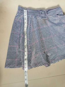 Houndstooth Mini Skirt