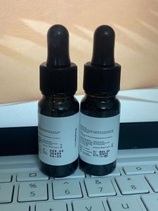 Minimalist Salicylic acid and Niacinamide
