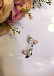 Cute Tulip Pearl Earrings