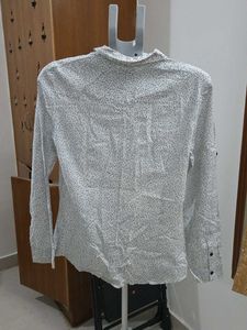 Chic Dotted Button-Up Shirt Mango