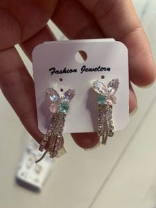 Sparkling Dangle Earrings with Gems