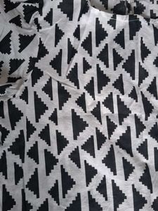 Geometric Print Long Sleeve Top