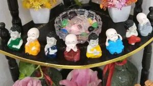 Colorful 8 Piece Laughing Budha...