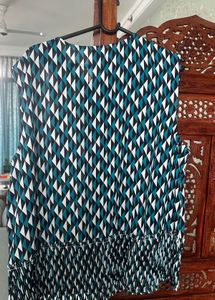 Geometric Print Sleeveless Tunic Top