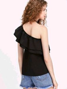 One-sided Off Shoulder Top