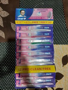 NEW 8 BRUSH ORAL B VERY SMOOTH