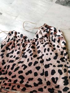Chic Leopard Print Camisole Top