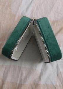 PORTABLE VANITY CASE [JEWELLERY BOX]