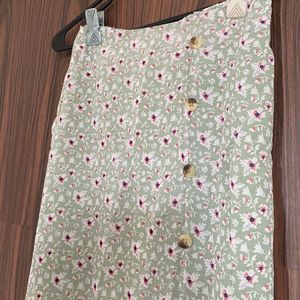 Chic Floral Midi Skirt with Button Detail