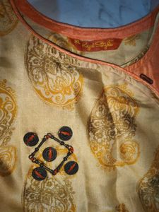 Elegant Paisley Print Kurta Set