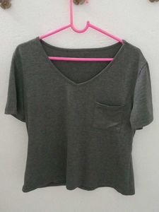 Basic Grey V-Neck Pocket T-Shirt