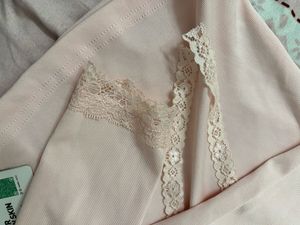 newme cute lace top💗