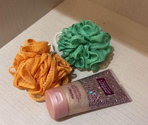 B&amp;BW Body Scrub &amp; Loofah (pack of 2)