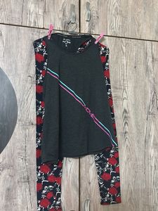 Active Wear Set: Top & Rose Print Leggings