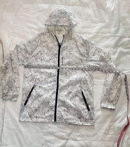 Lightweight Leaf Print upper Jacket