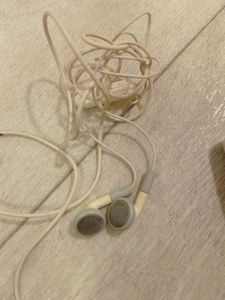 Karbonn Travel Charger With Earphone